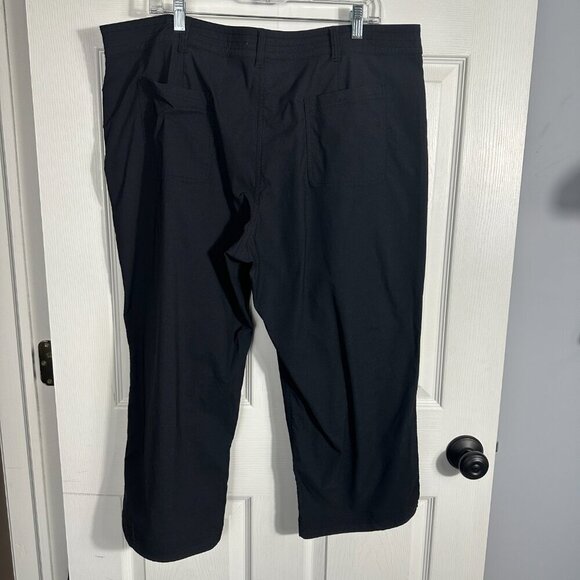 Orvis Passport capris, size 20, black, pockets, adjustable toggles at hems - Picture 4 of 12